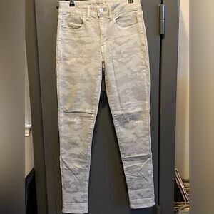 American Eagle Outfitters Sage Green Camouflage Skinny Jeans